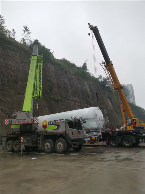 前进区“不怕风雨冻”—— 吊车的 “恶劣环境适应” 技术